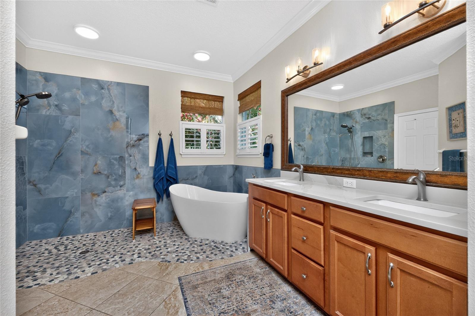 872 CLEAR LAKE DR, ENGLEWOOD, FL, 34223