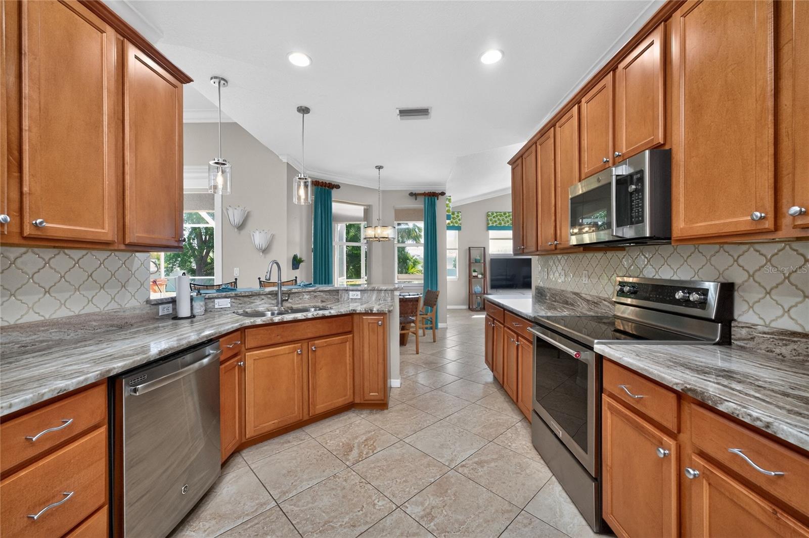 872 CLEAR LAKE DR, ENGLEWOOD, FL, 34223