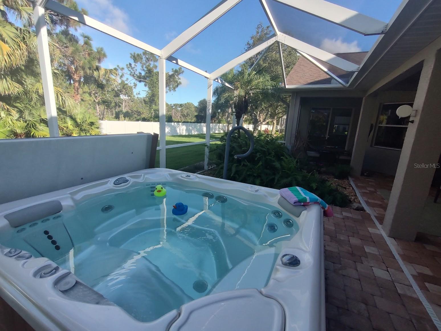 872 CLEAR LAKE DR, ENGLEWOOD, FL, 34223