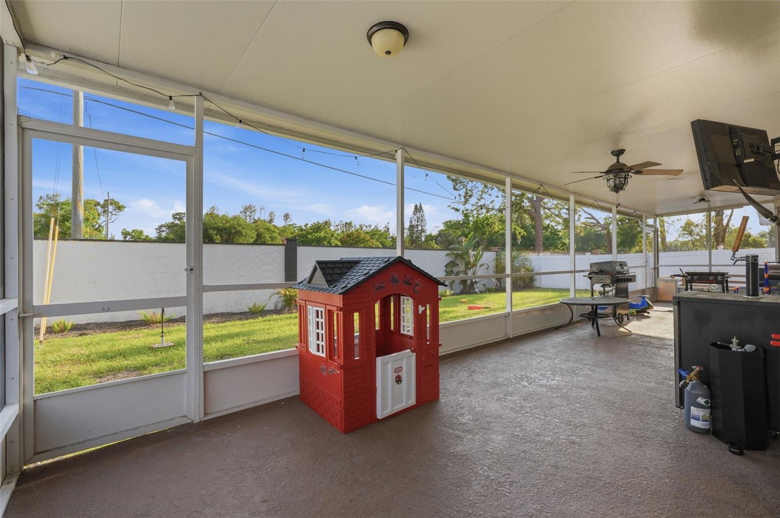 5520 FULMAR DR, TAMPA, FL, 33625