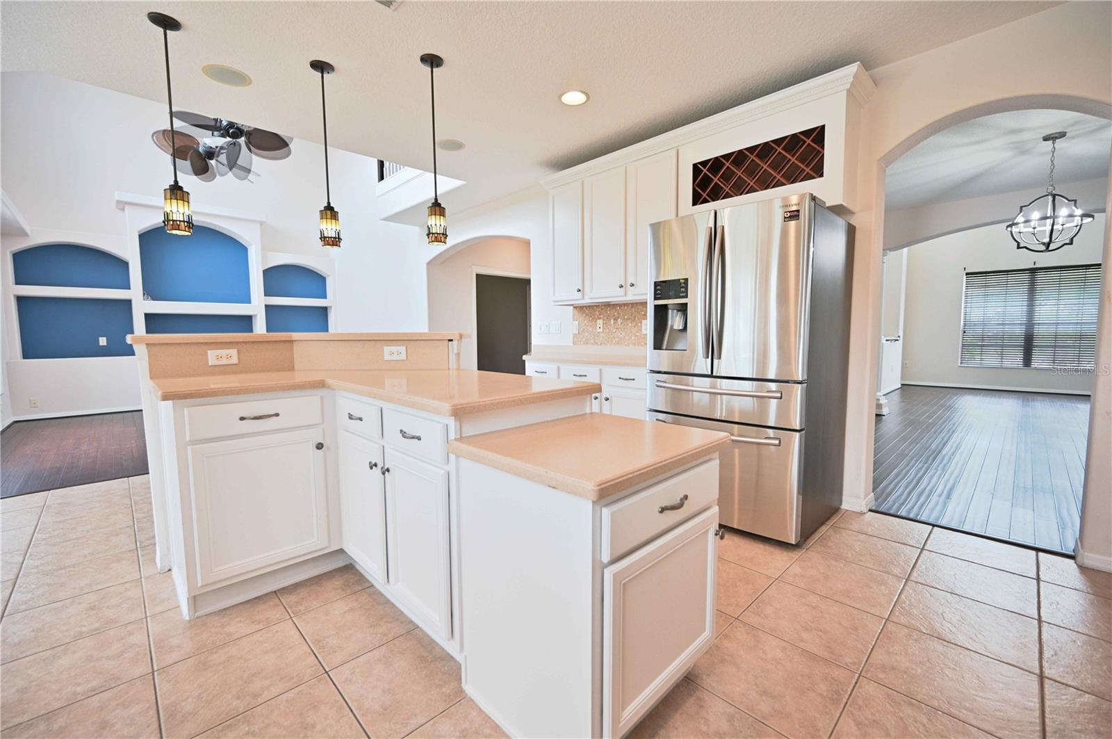 4646 POINTE O WOODS DR, WESLEY CHAPEL, FL, 33543