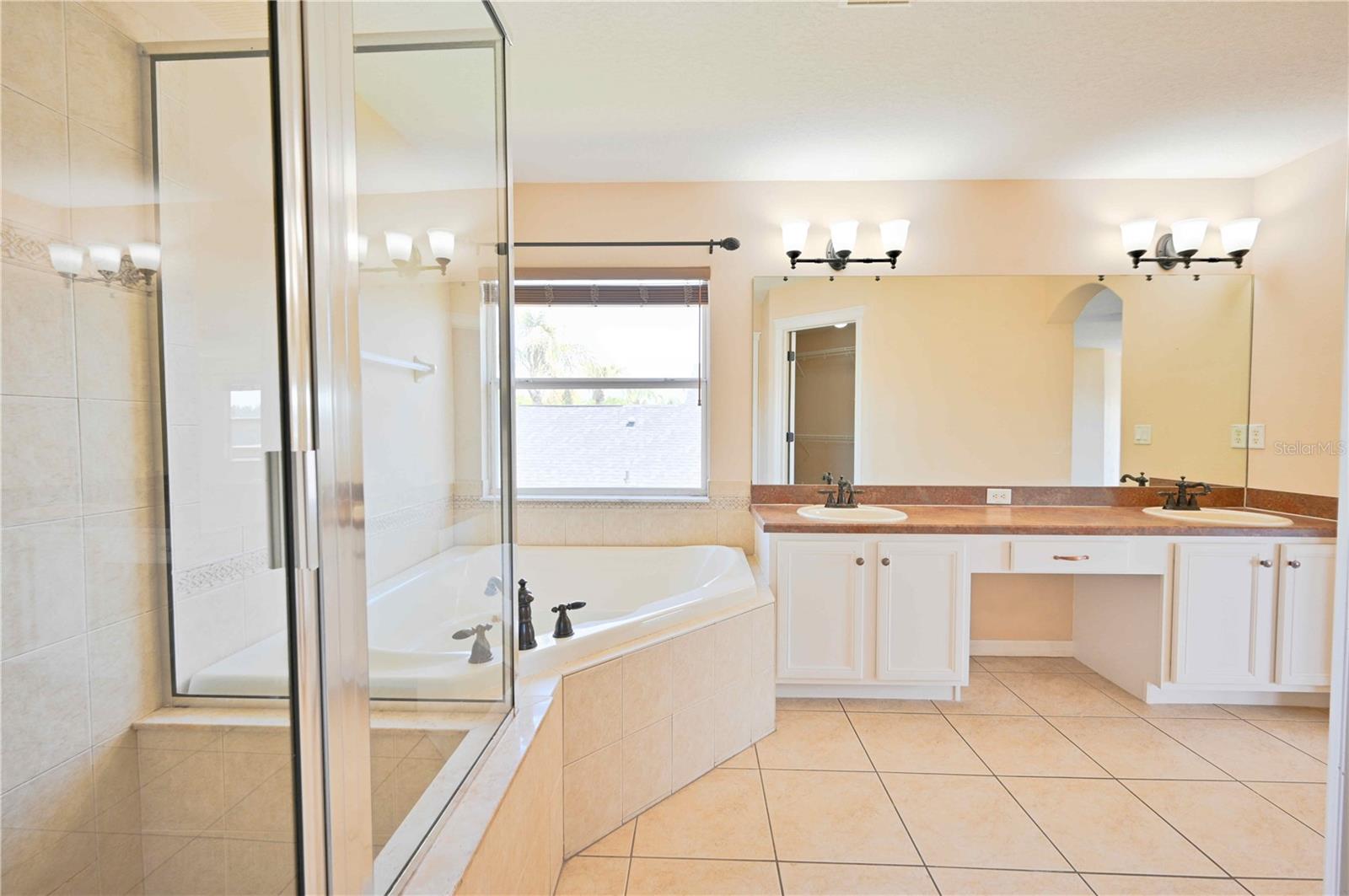 4646 POINTE O WOODS DR, WESLEY CHAPEL, FL, 33543