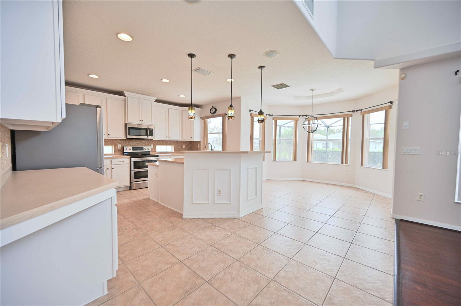 4646 POINTE O WOODS DR, WESLEY CHAPEL, FL, 33543