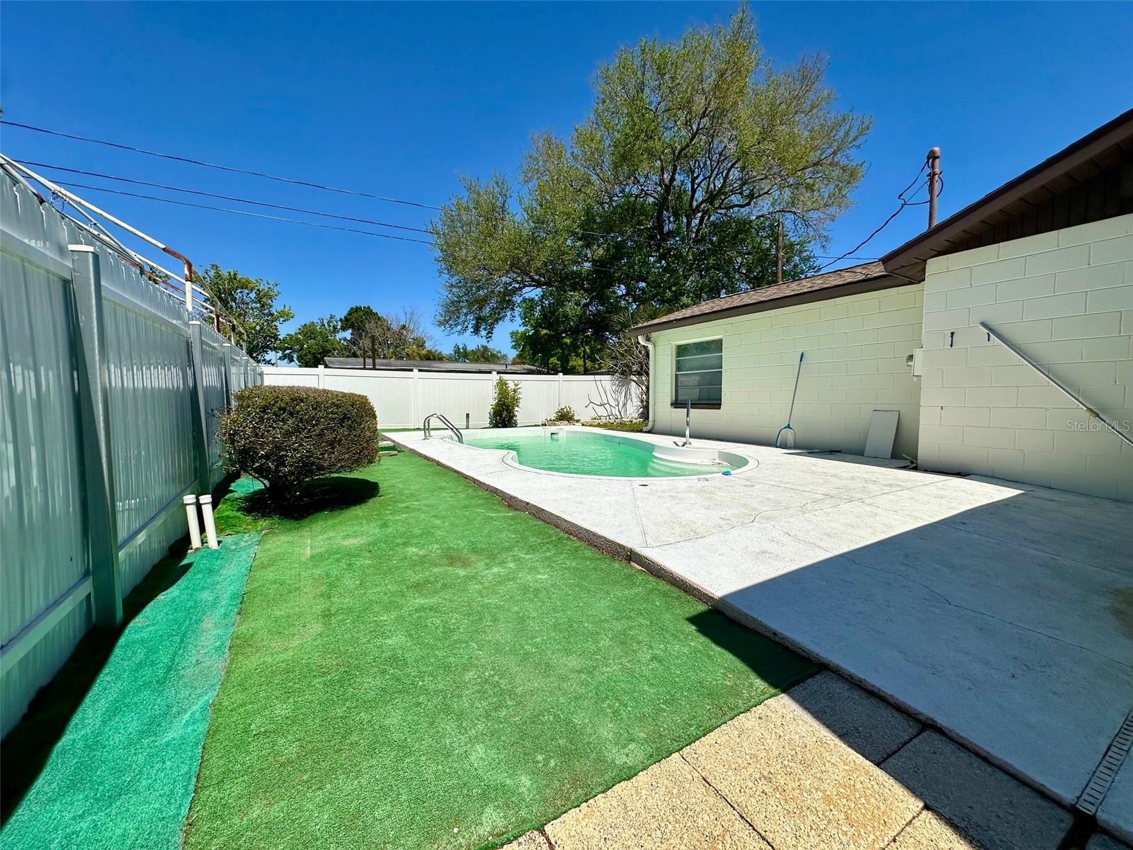 9099 108TH AVE, SEMINOLE, FL, 33777