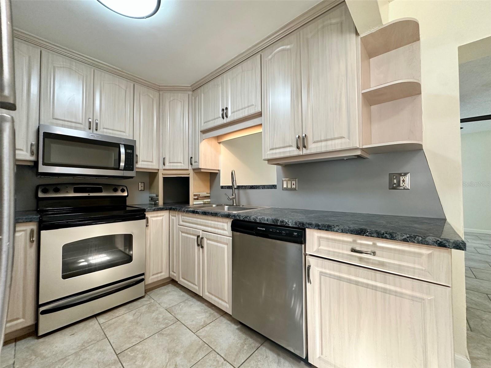 9099 108TH AVE, SEMINOLE, FL, 33777