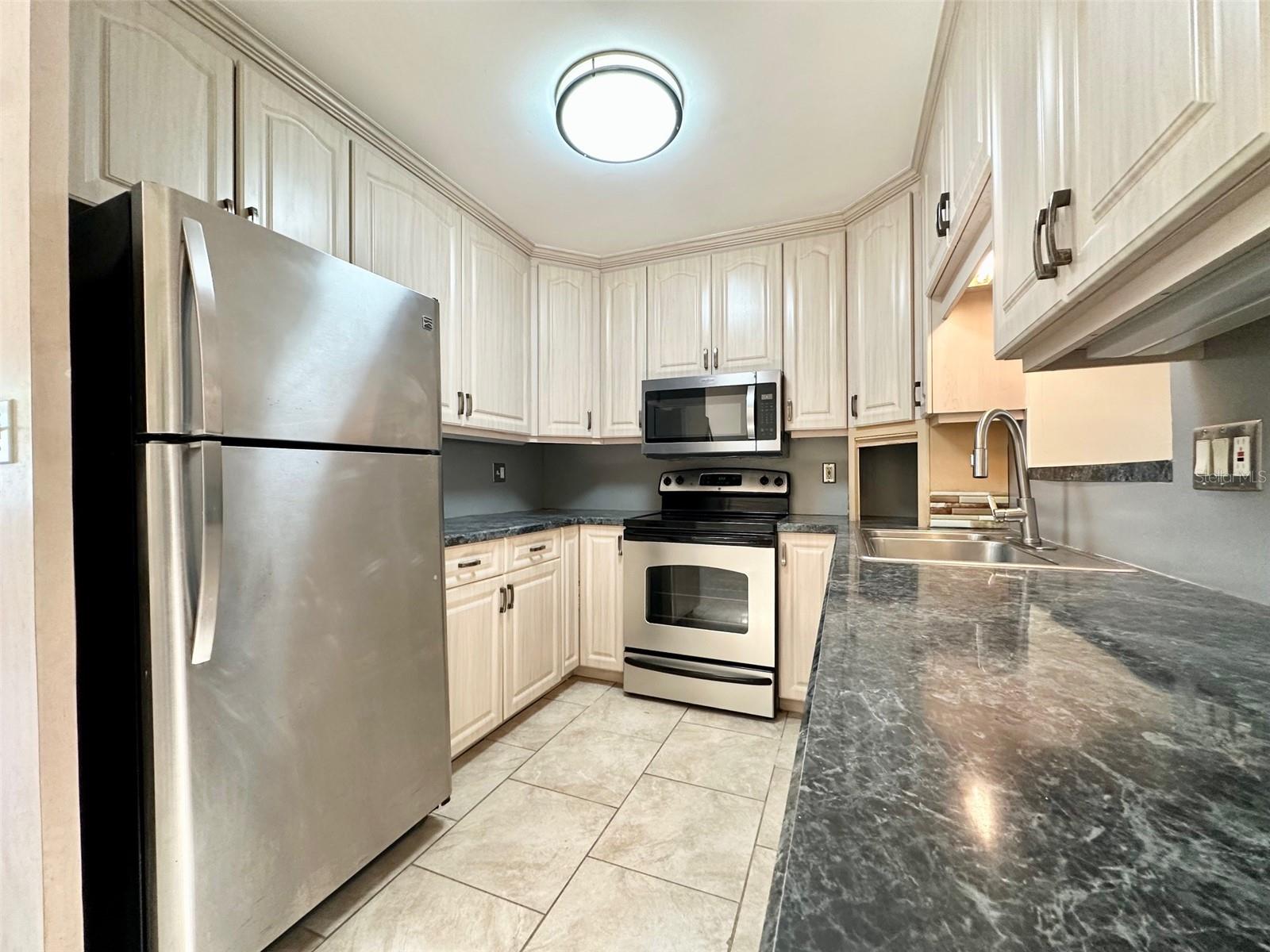 9099 108TH AVE, SEMINOLE, FL, 33777