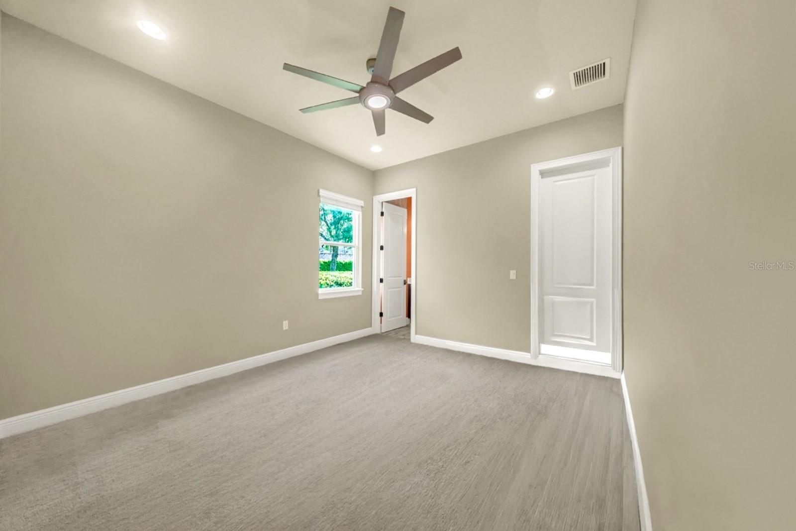300 LAMBERTON LN, DELAND, FL, 32724