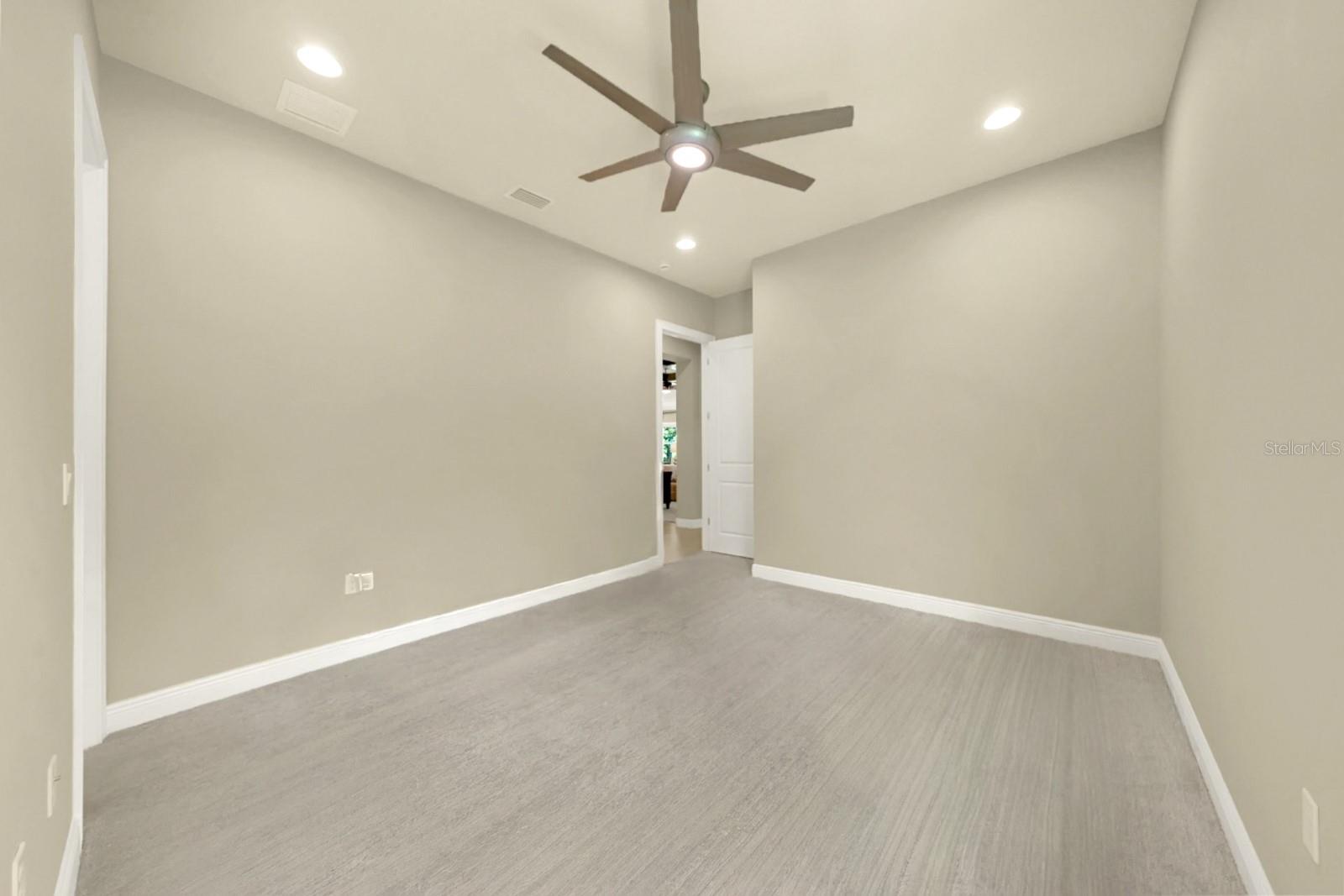300 LAMBERTON LN, DELAND, FL, 32724