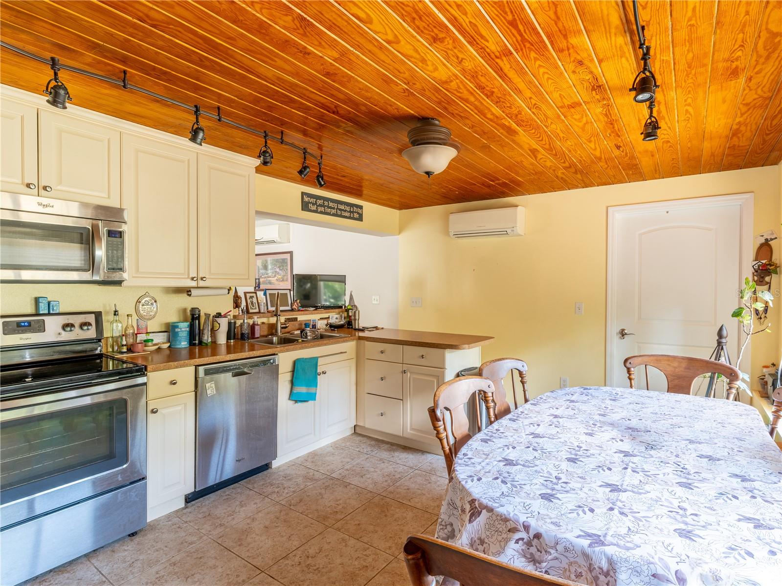 135 W TRADE WINDS RD, WINTER SPRINGS, FL, 32708