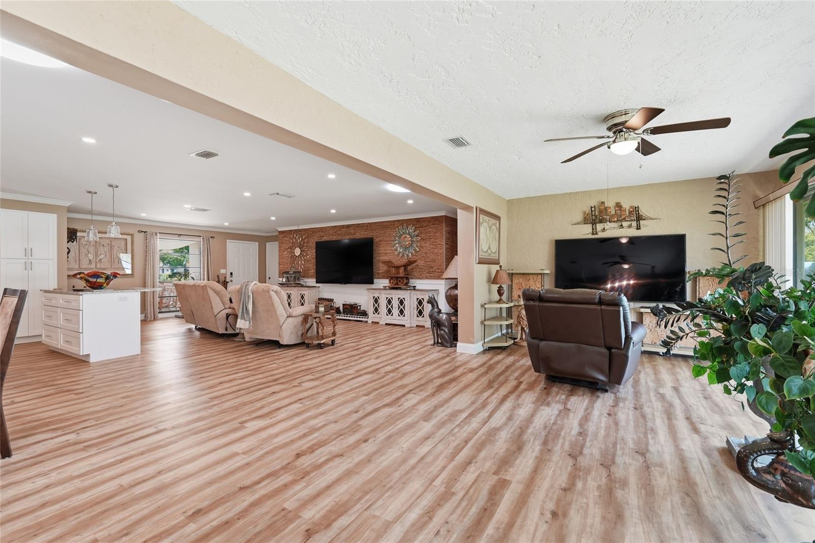 7101 FAIRWAY BEND CIR, SARASOTA, FL, 34243