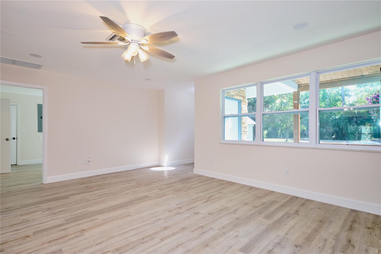 221 18TH AVE NW, NAPLES, FL, 34120