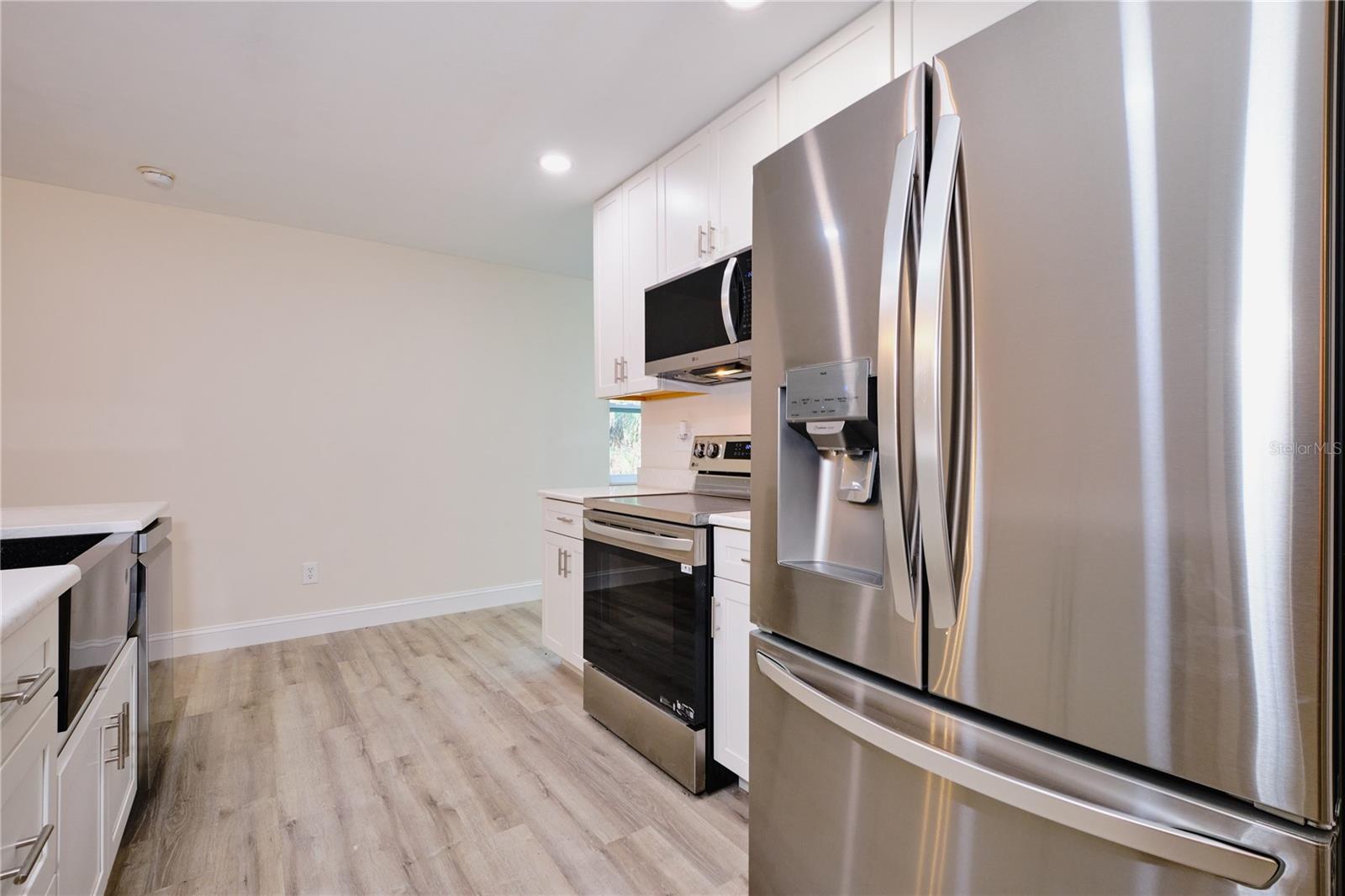 221 18TH AVE NW, NAPLES, FL, 34120