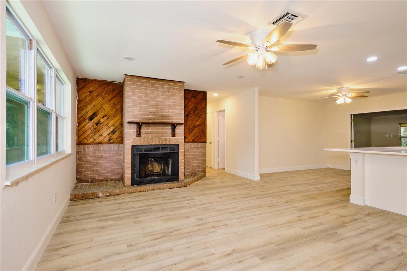 221 18TH AVE NW, NAPLES, FL, 34120