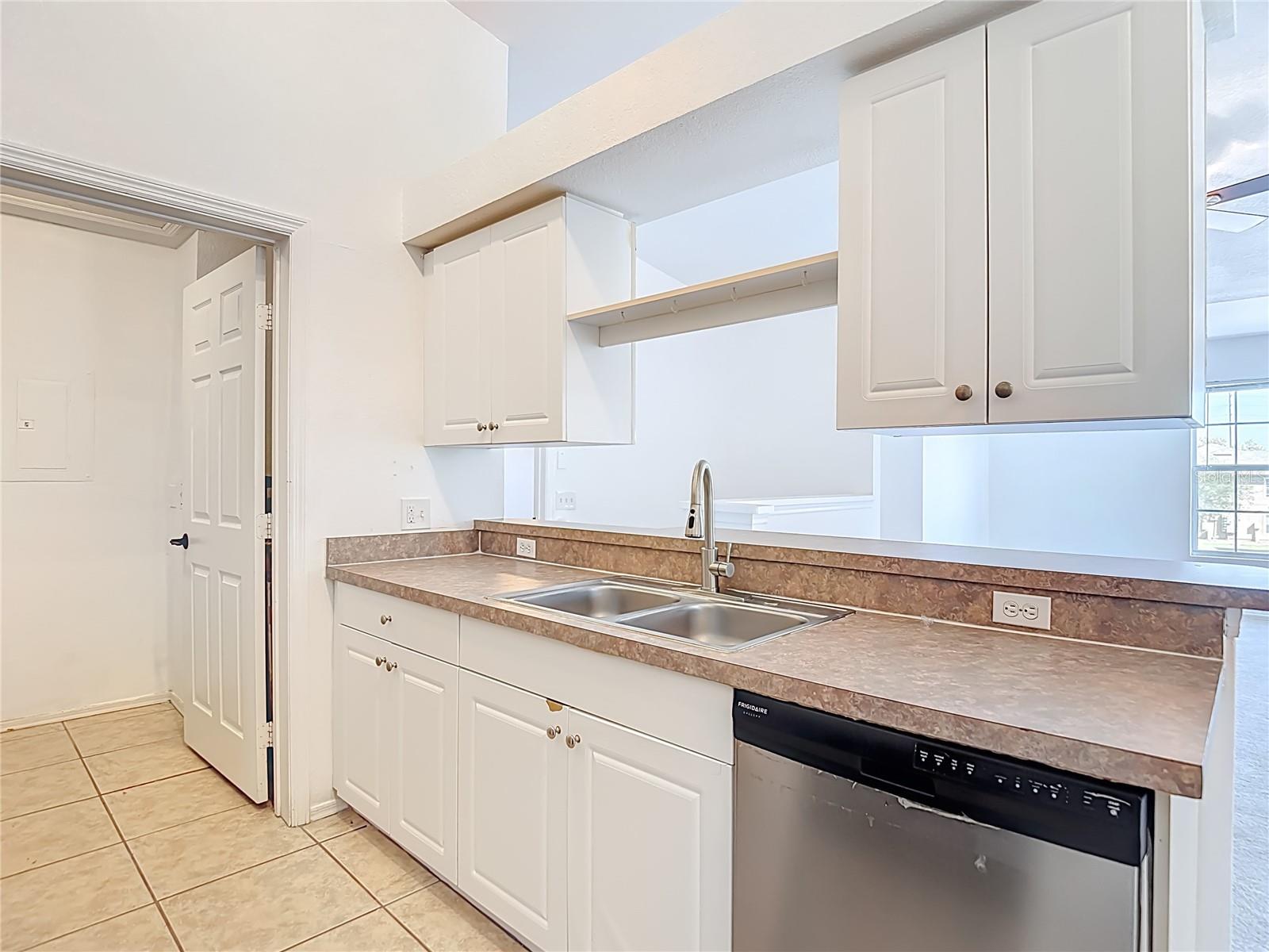 36106 LAKE CHASE BLVD #201, ZEPHYRHILLS, FL, 33541