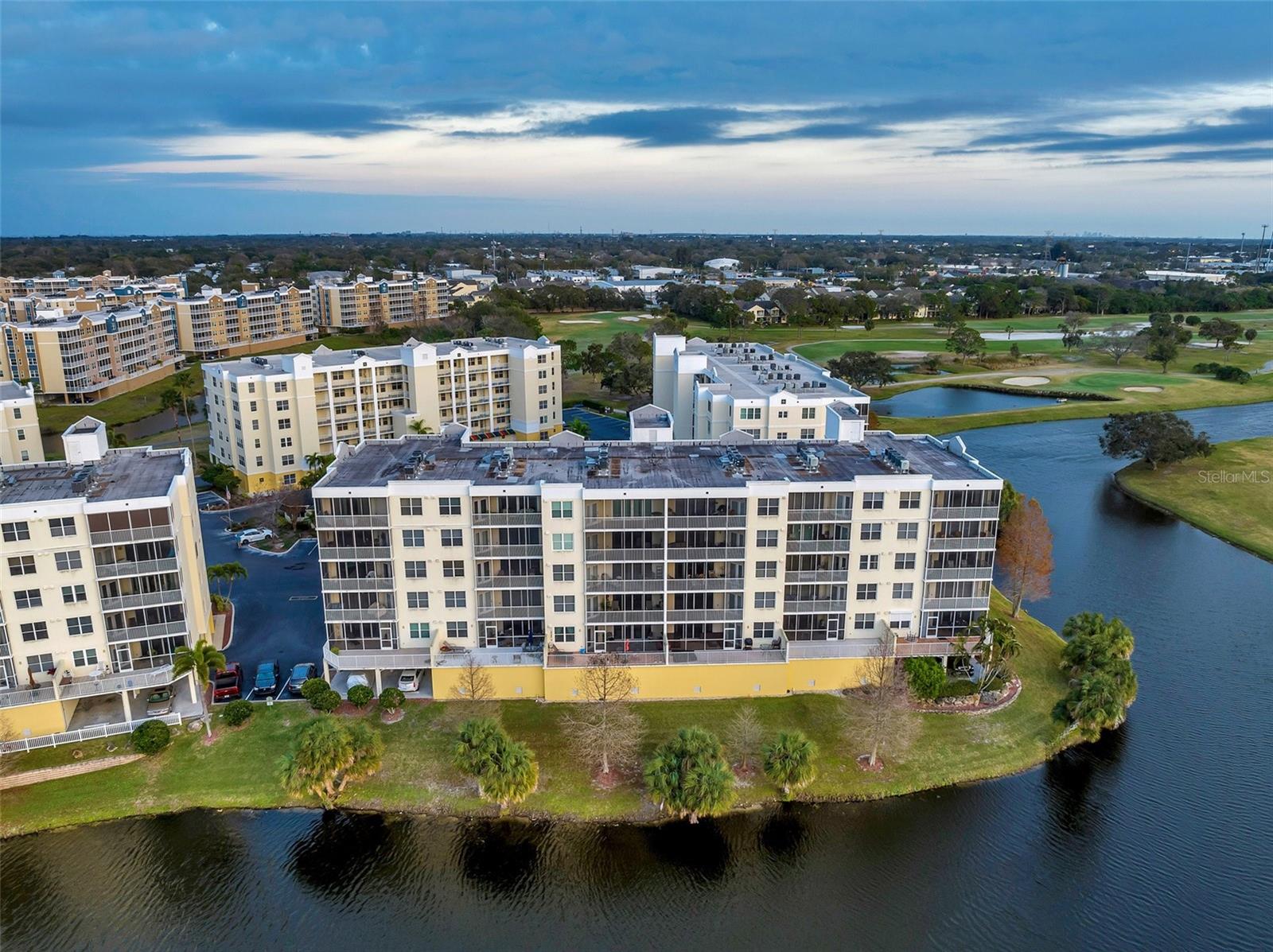 1200 COUNTRY CLUB DR #1502, LARGO, FL, 33771