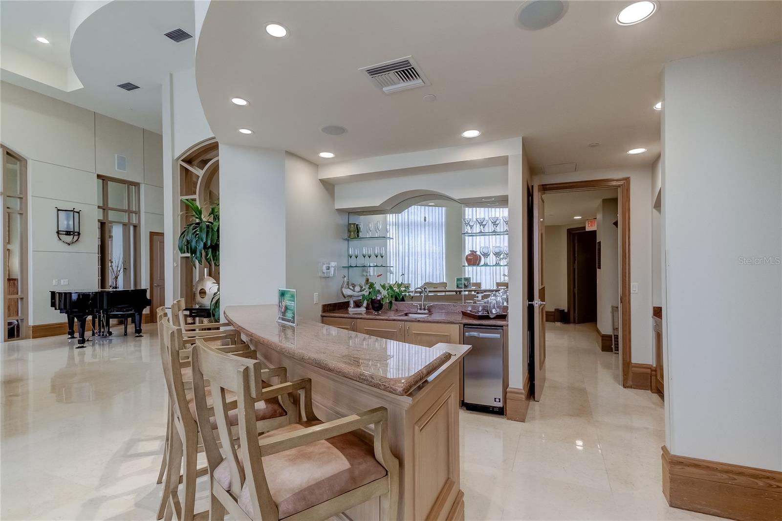 1200 GULF BLVD #101, CLEARWATER BEACH, FL, 33767