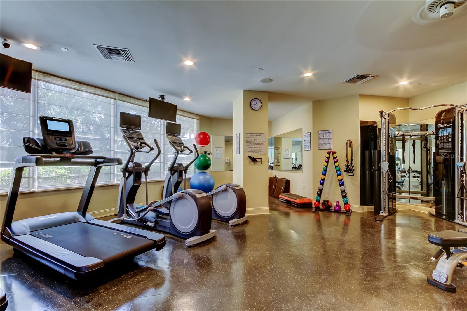 1200 GULF BLVD #101, CLEARWATER BEACH, FL, 33767