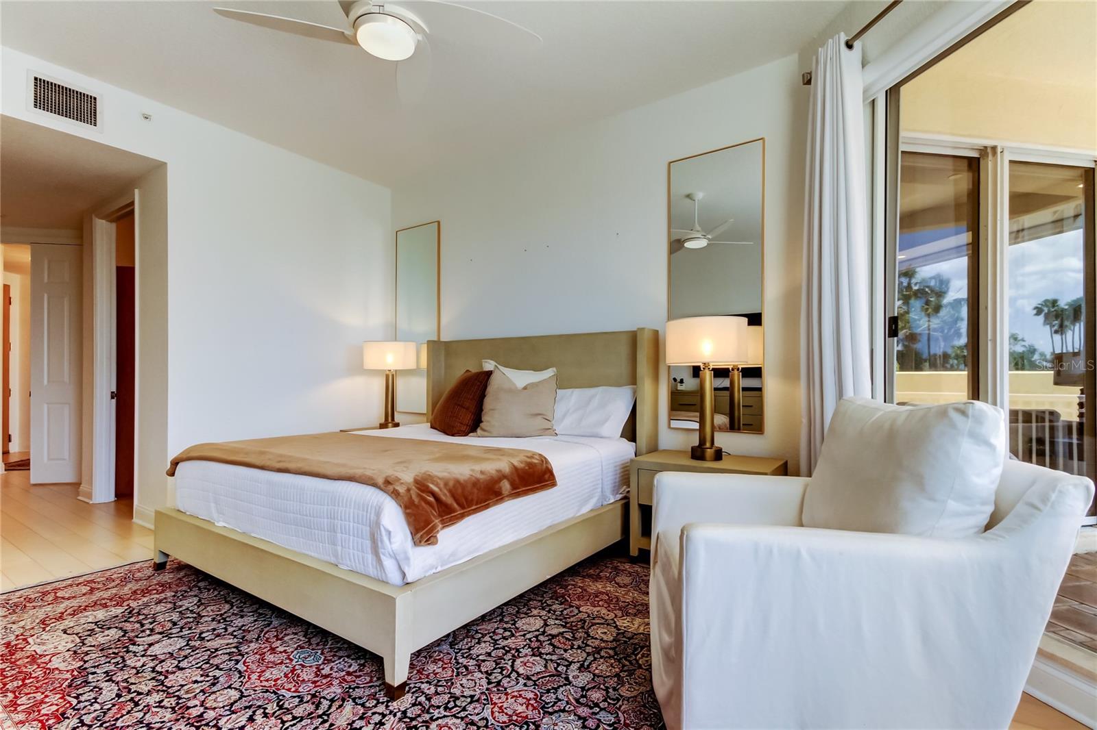 1200 GULF BLVD #101, CLEARWATER BEACH, FL, 33767