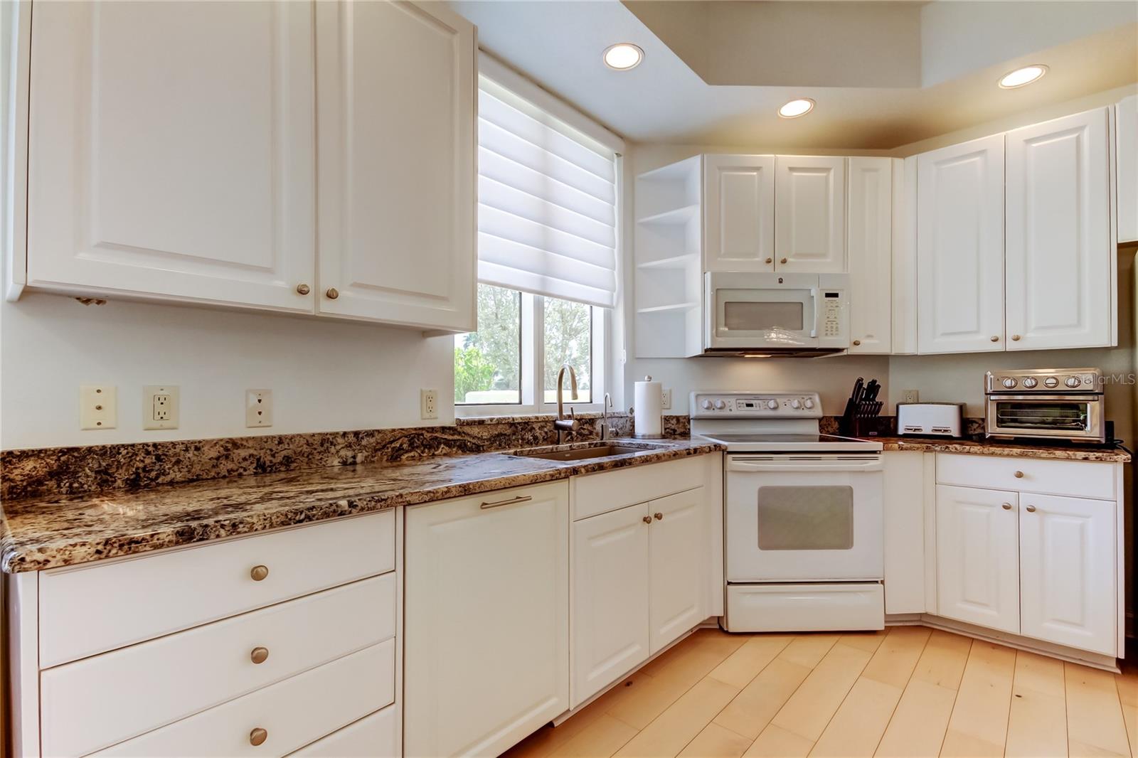1200 GULF BLVD #101, CLEARWATER BEACH, FL, 33767