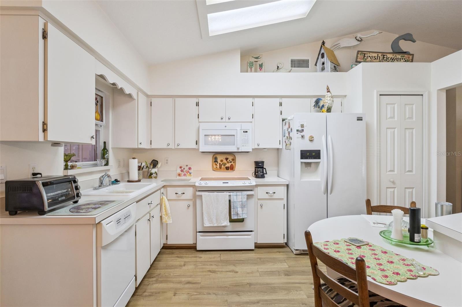 27110 RACQUET CIR, LEESBURG, FL, 34748