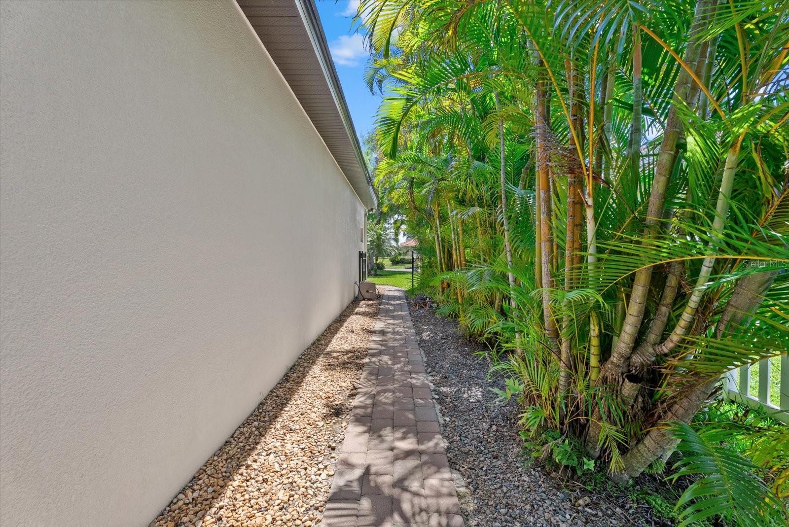 220 DOVE TRL, BRADENTON, FL, 34212