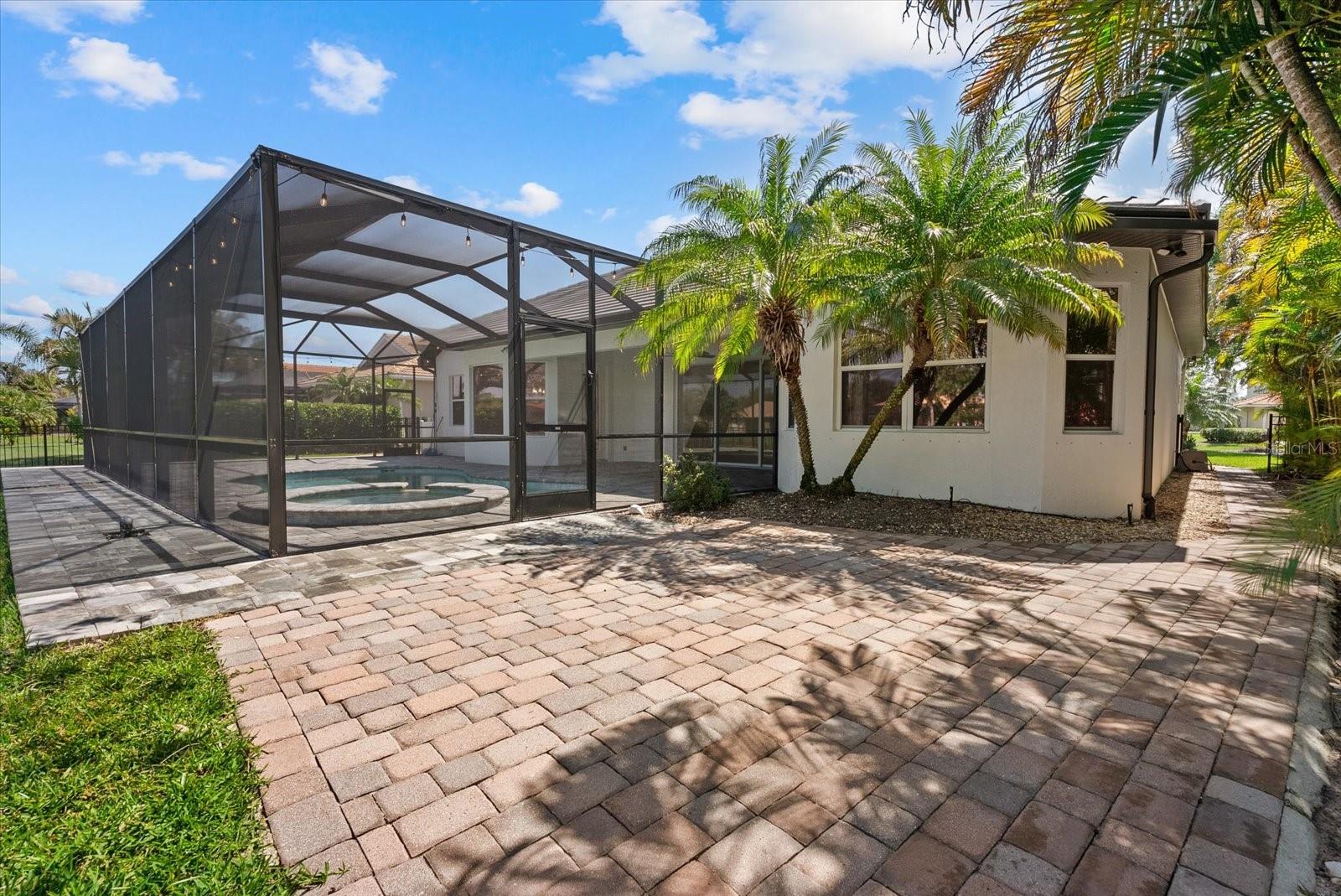 220 DOVE TRL, BRADENTON, FL, 34212