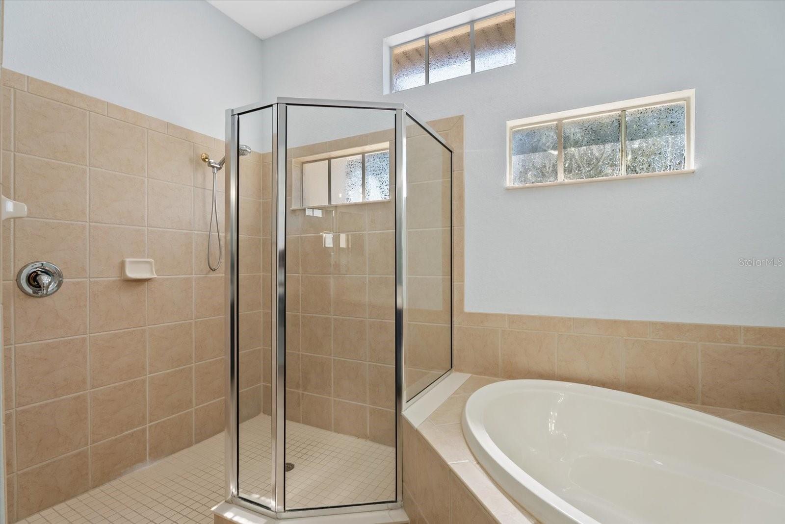 220 DOVE TRL, BRADENTON, FL, 34212