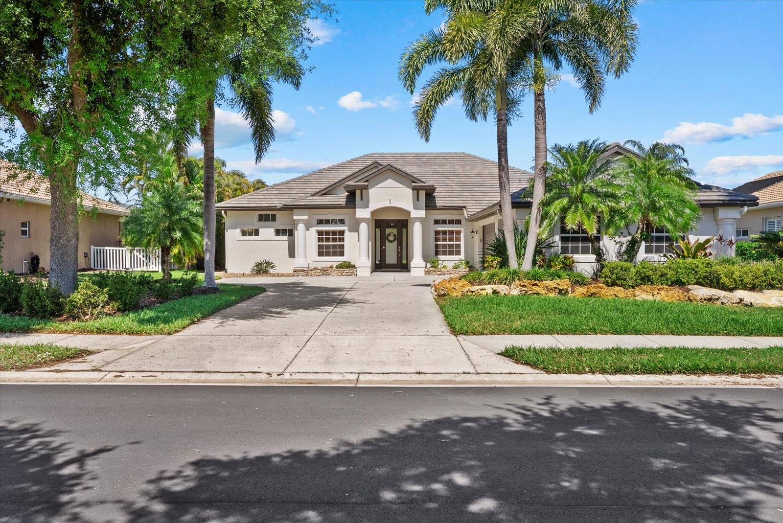 220 DOVE TRL, BRADENTON, FL, 34212