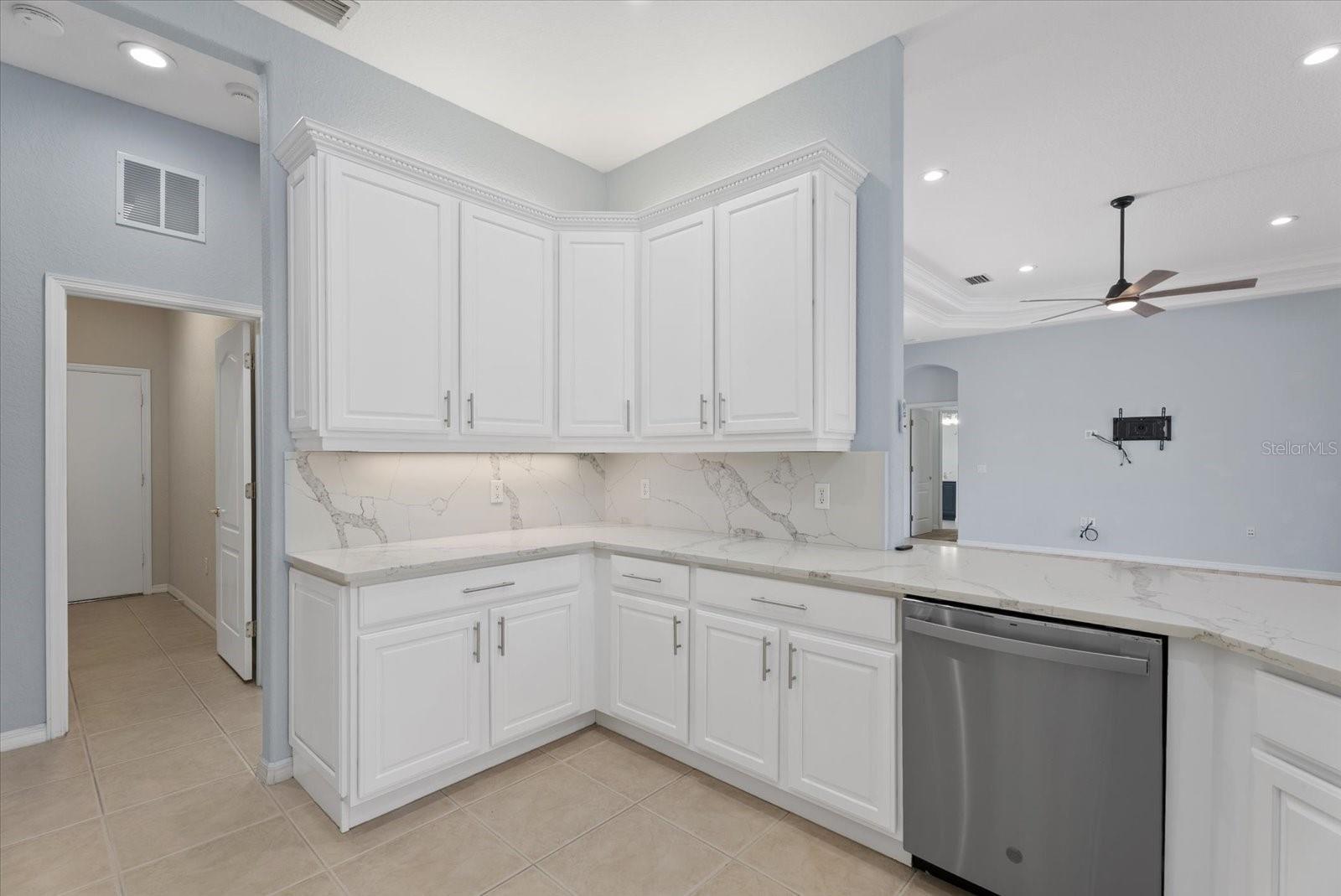 220 DOVE TRL, BRADENTON, FL, 34212