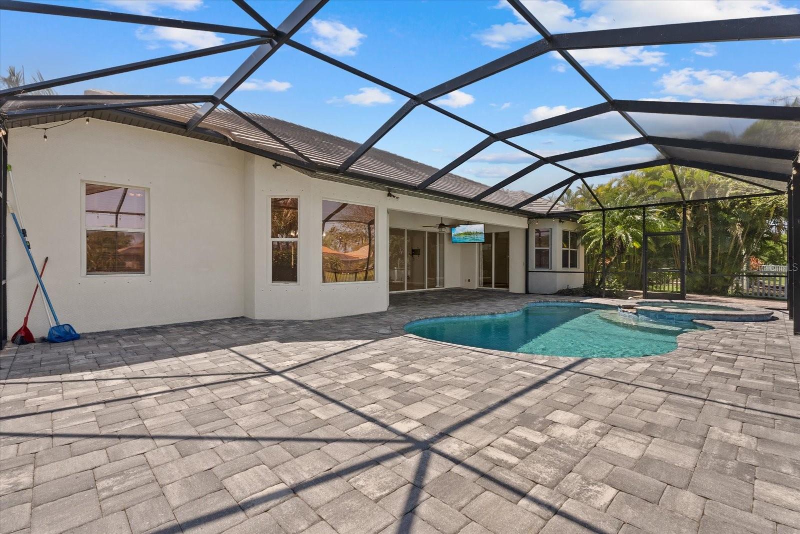 220 DOVE TRL, BRADENTON, FL, 34212