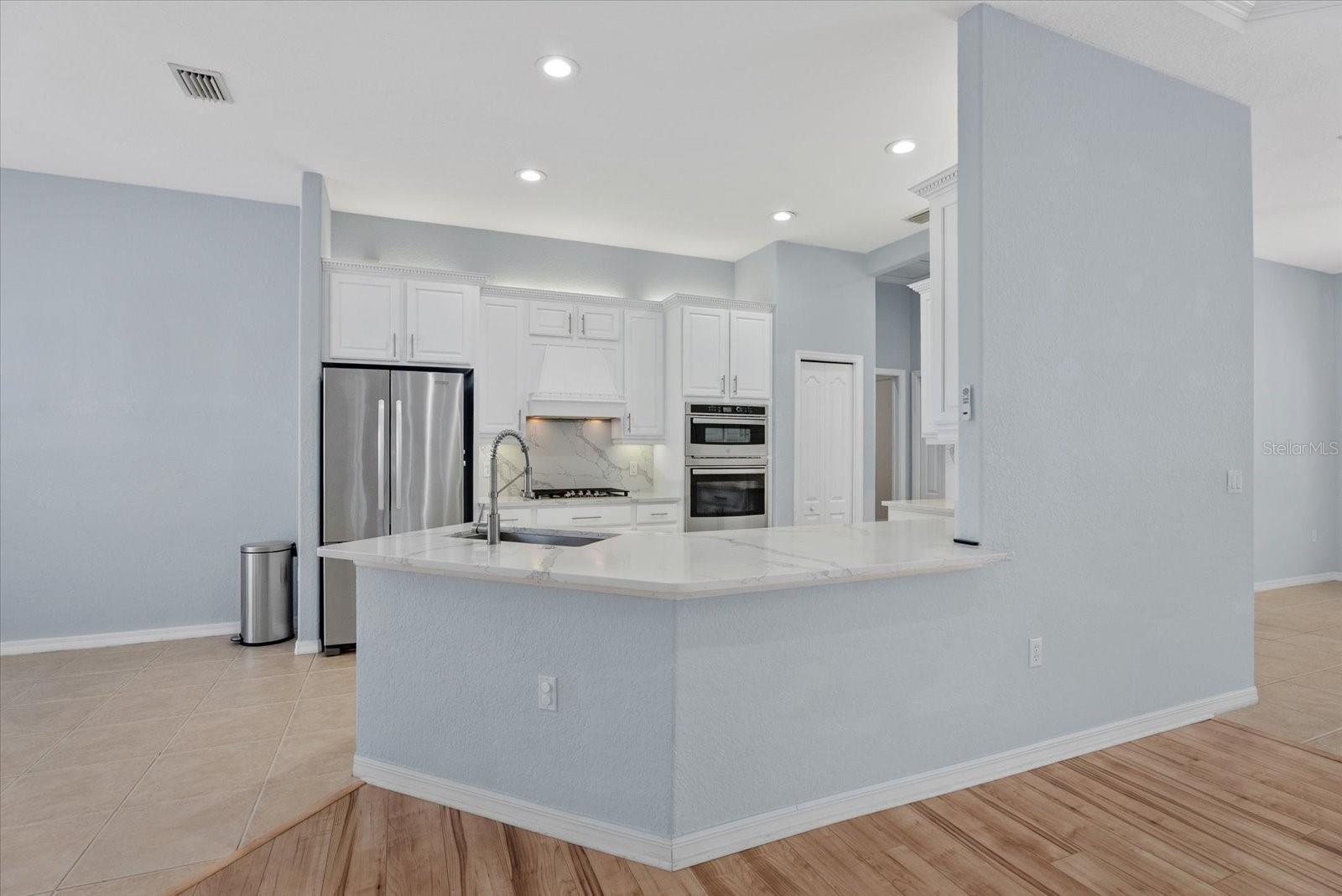 220 DOVE TRL, BRADENTON, FL, 34212