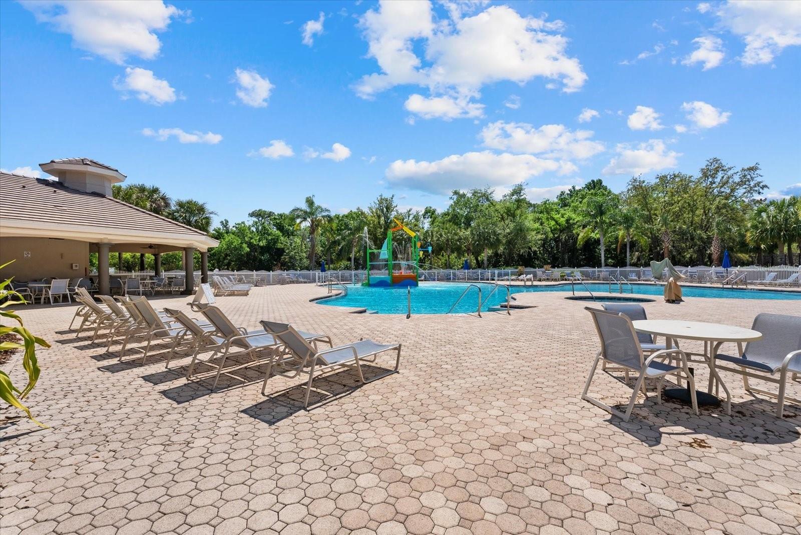 220 DOVE TRL, BRADENTON, FL, 34212