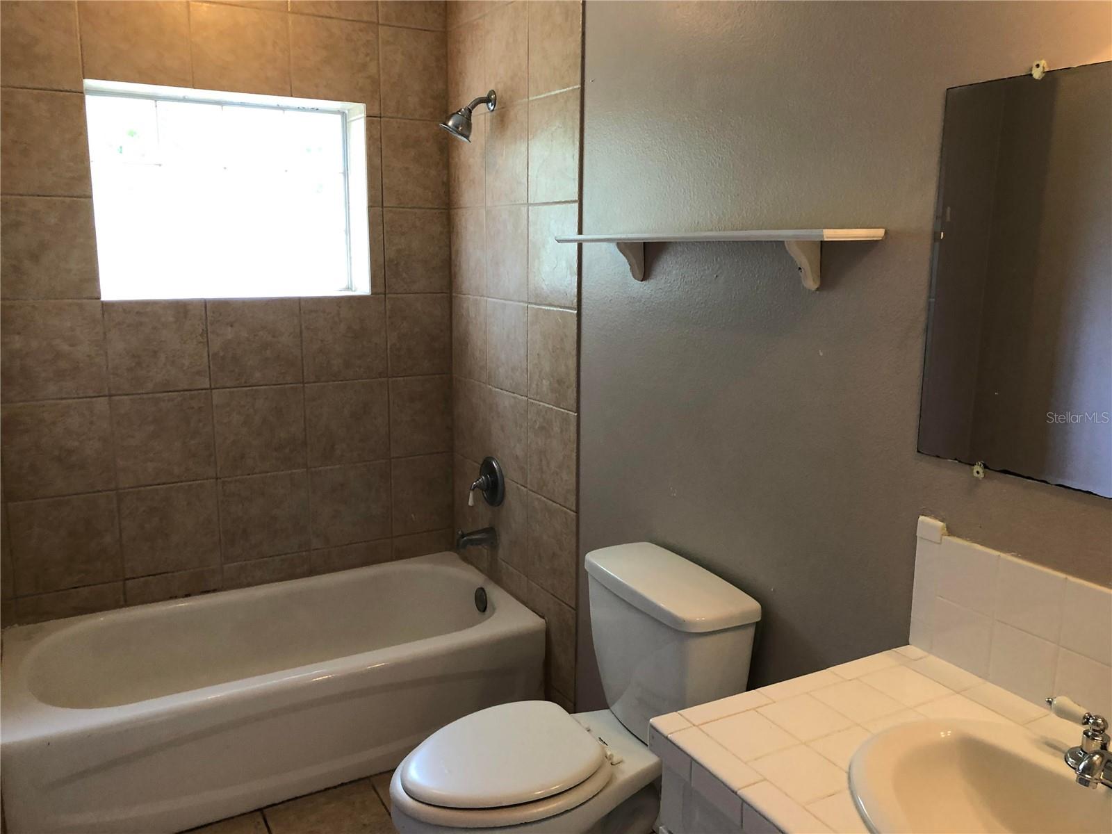 616 E 1ST ST, APOPKA, FL, 32703
