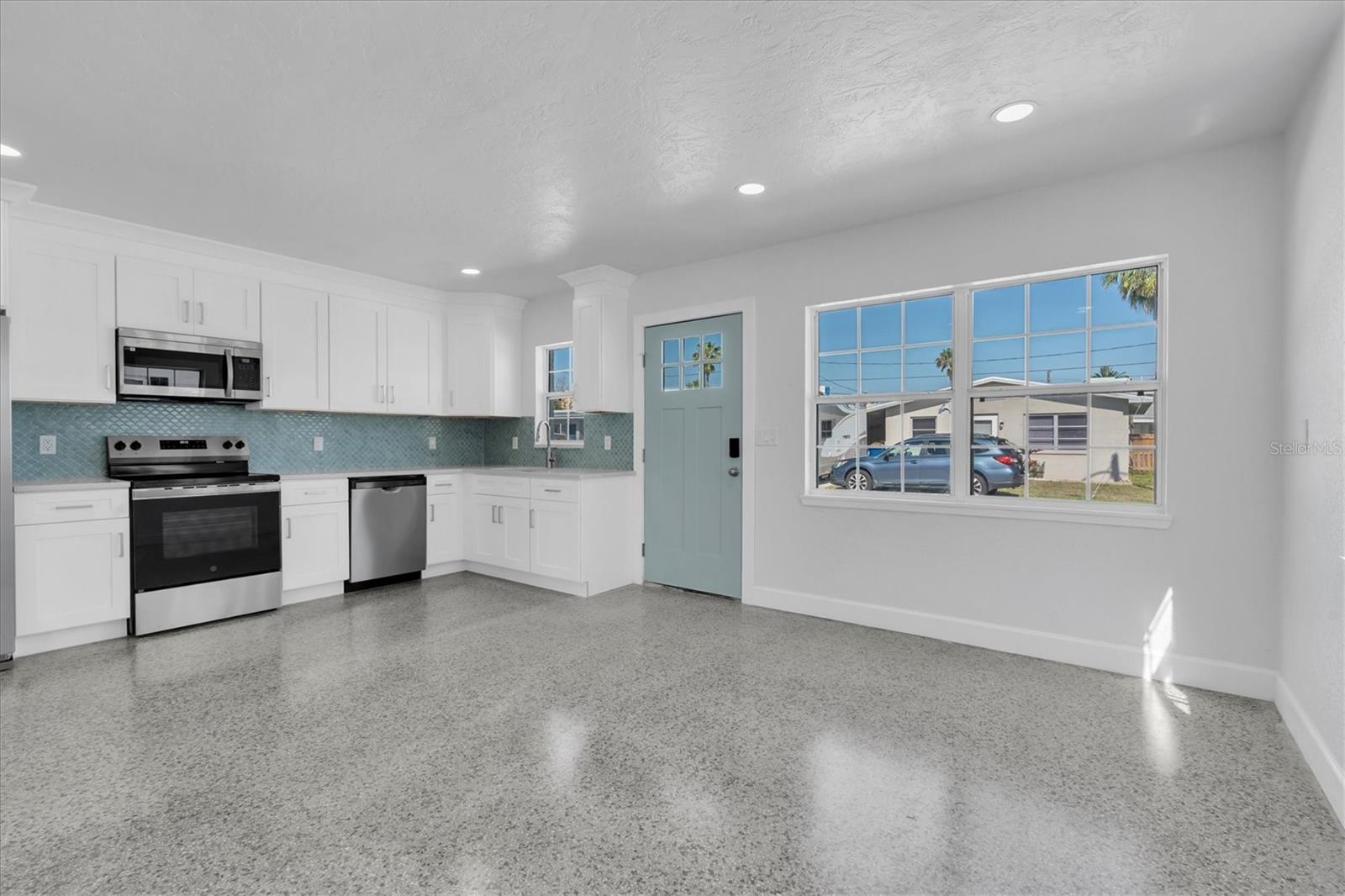 119 147TH AVE E, MADEIRA BEACH, FL, 33708