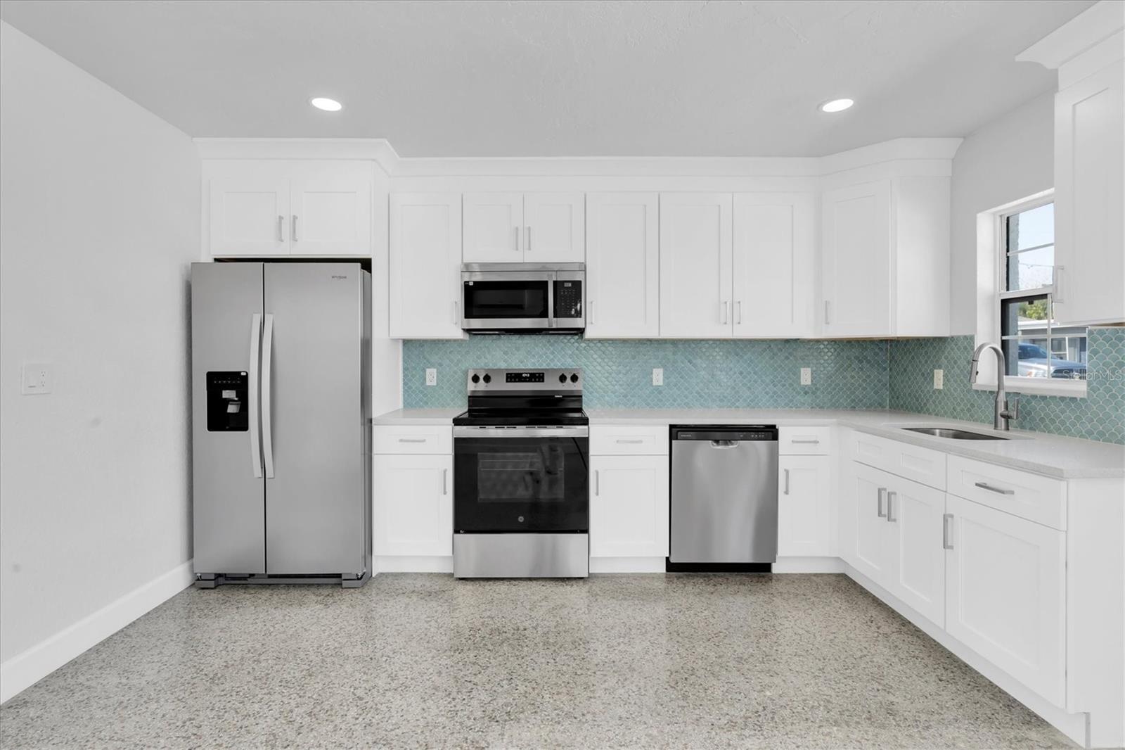 119 147TH AVE E, MADEIRA BEACH, FL, 33708