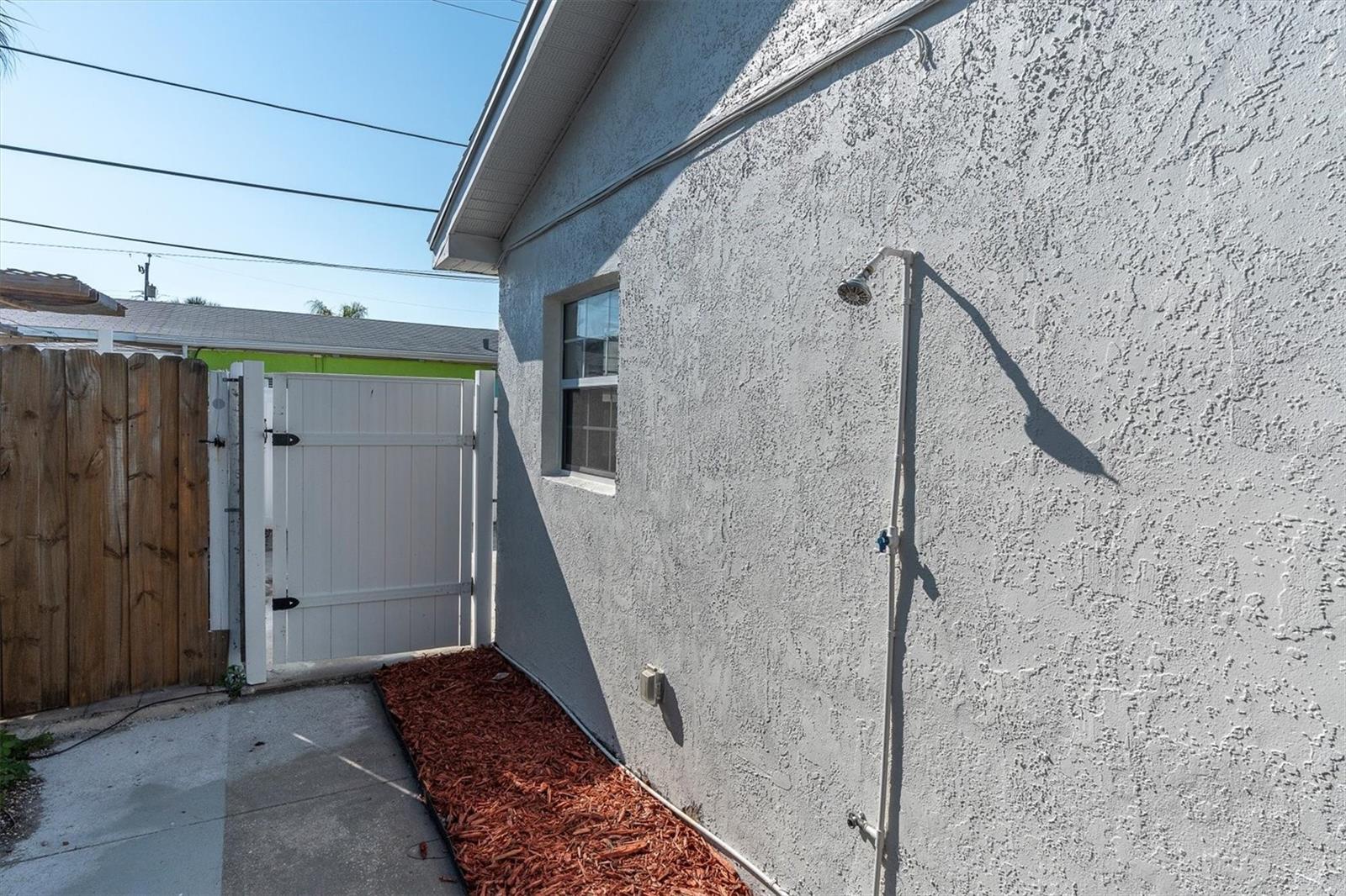 119 147TH AVE E, MADEIRA BEACH, FL, 33708