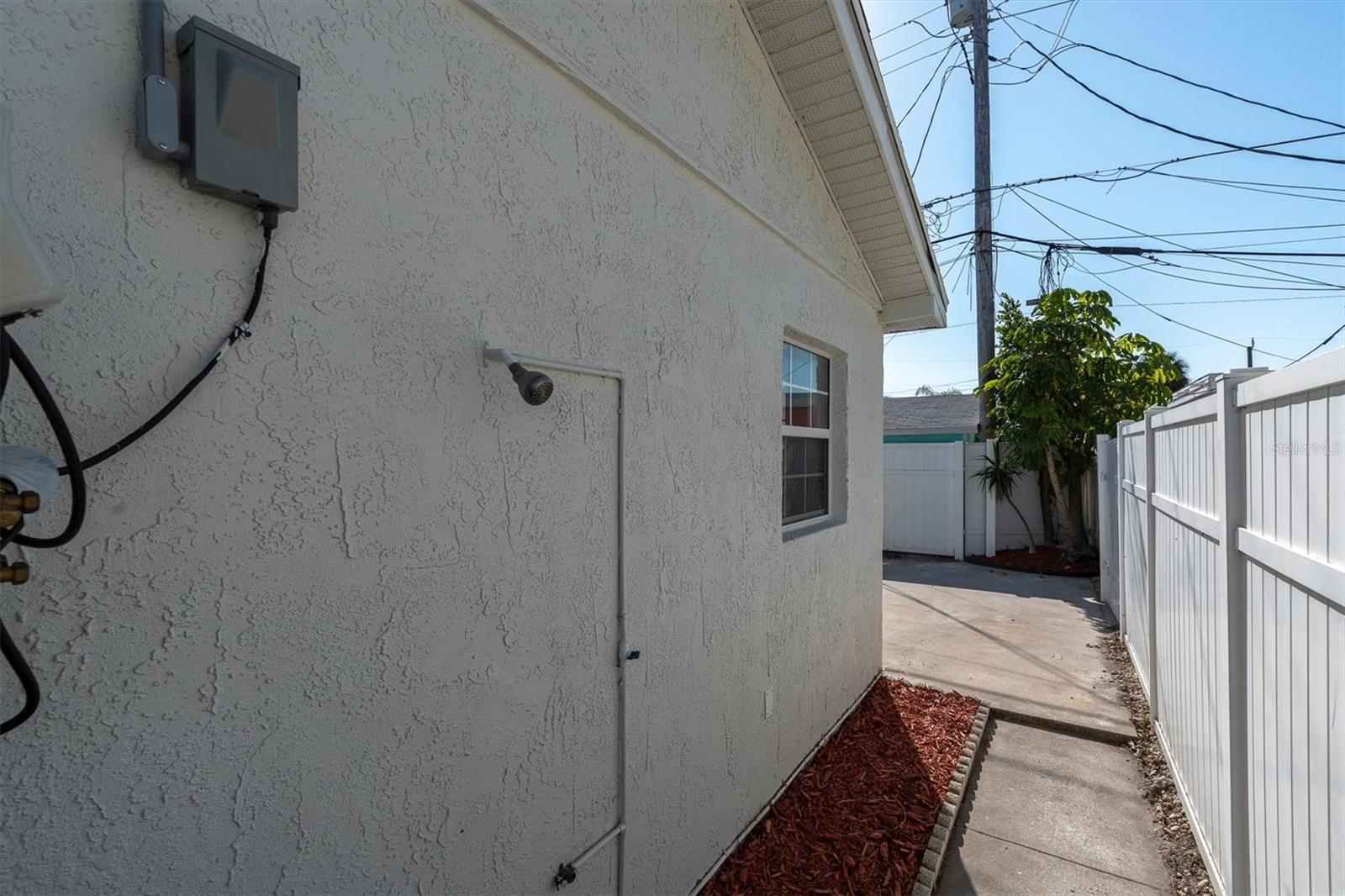 119 147TH AVE E, MADEIRA BEACH, FL, 33708