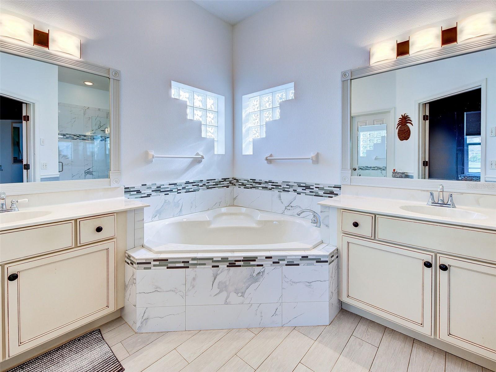 4310 MANFIELD DR, VENICE, FL, 34293