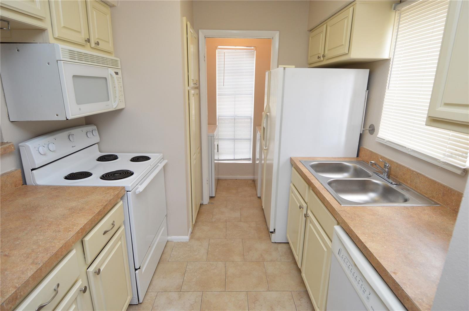 8756 MALLARD RESERVE DR #101, TAMPA, FL, 33614