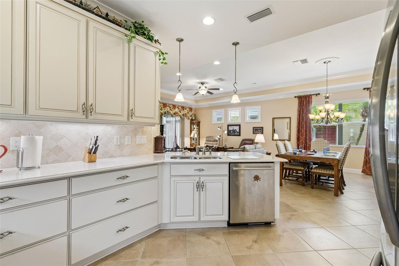 2306 OAKLEY GREEN DR #62, SUN CITY CENTER, FL, 33573