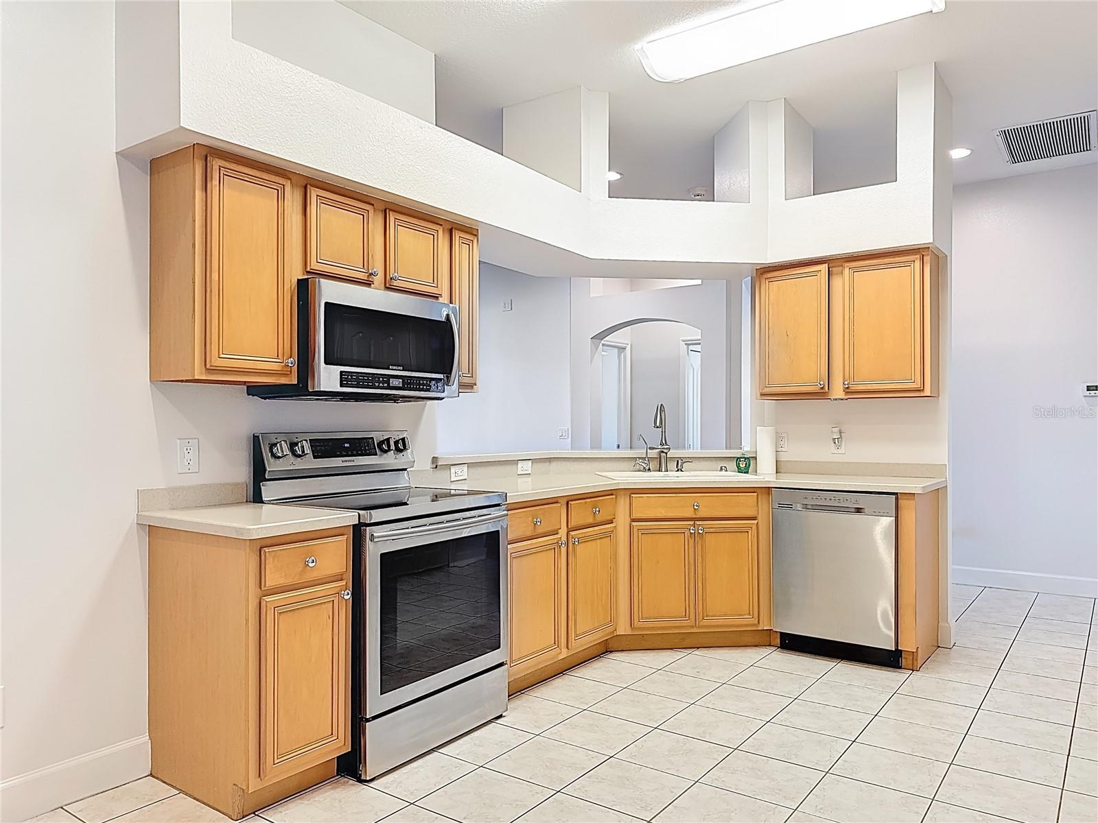 9830 WHITE BARN WAY, RIVERVIEW, FL, 33569
