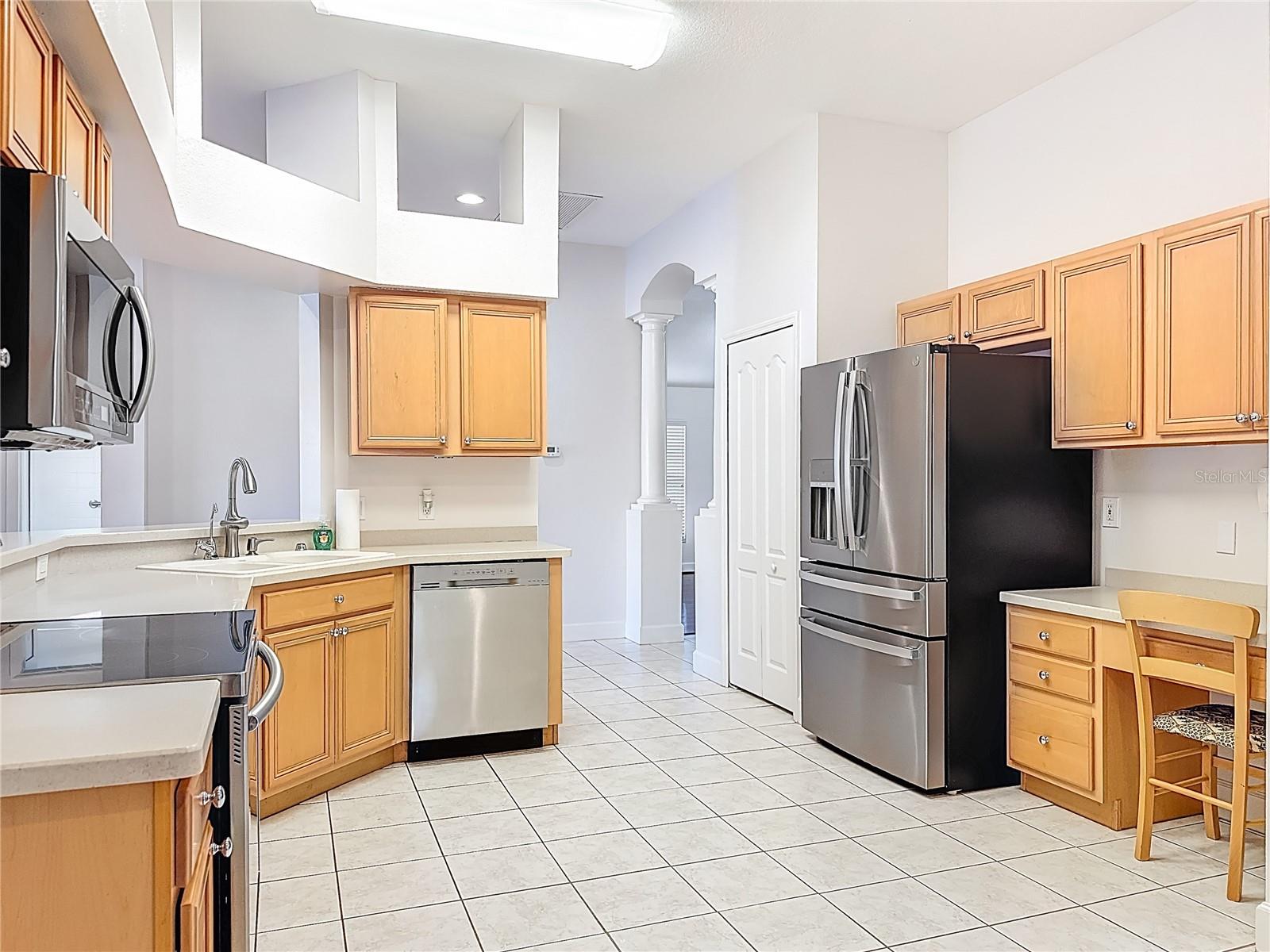 9830 WHITE BARN WAY, RIVERVIEW, FL, 33569