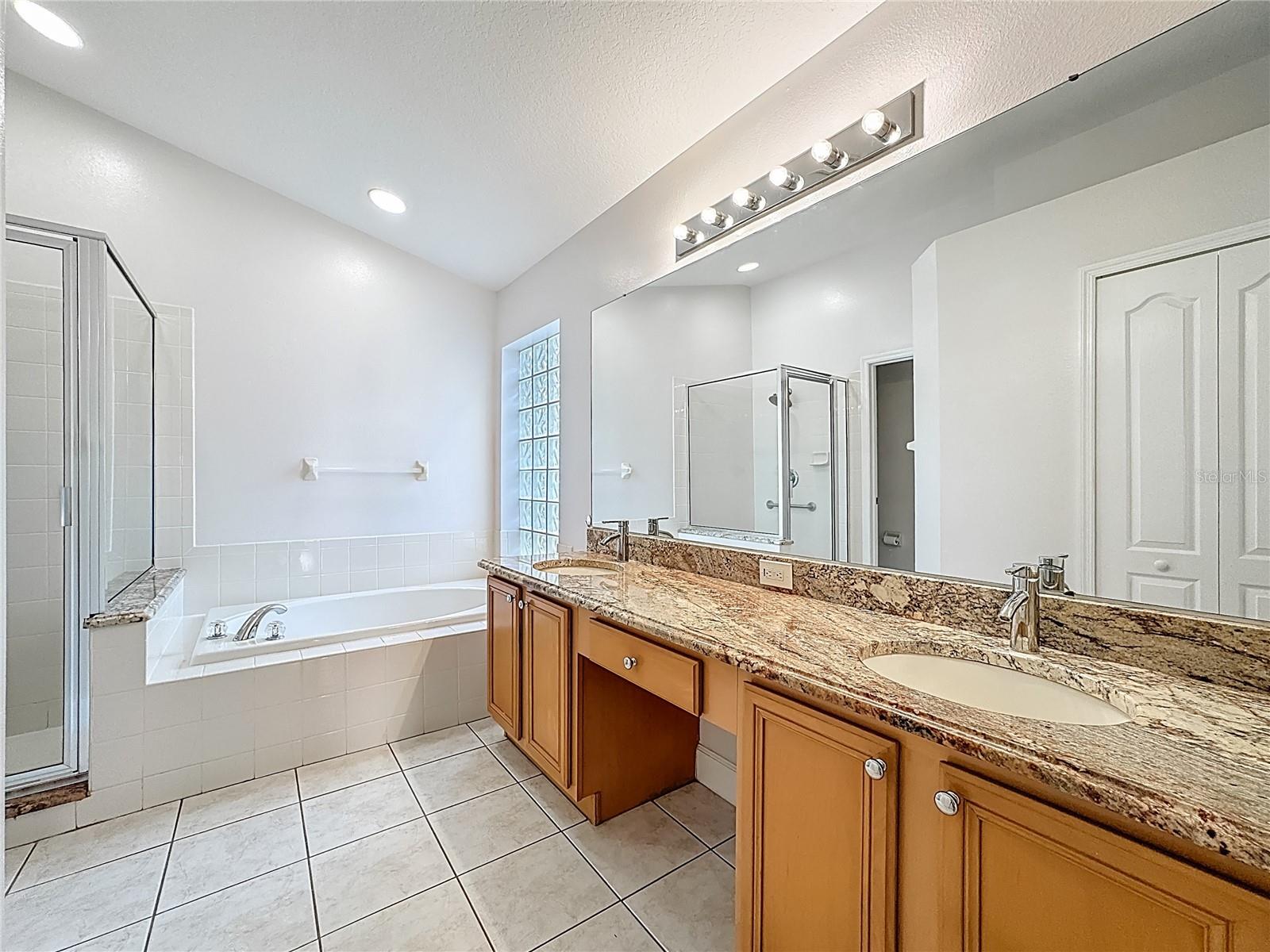 9830 WHITE BARN WAY, RIVERVIEW, FL, 33569