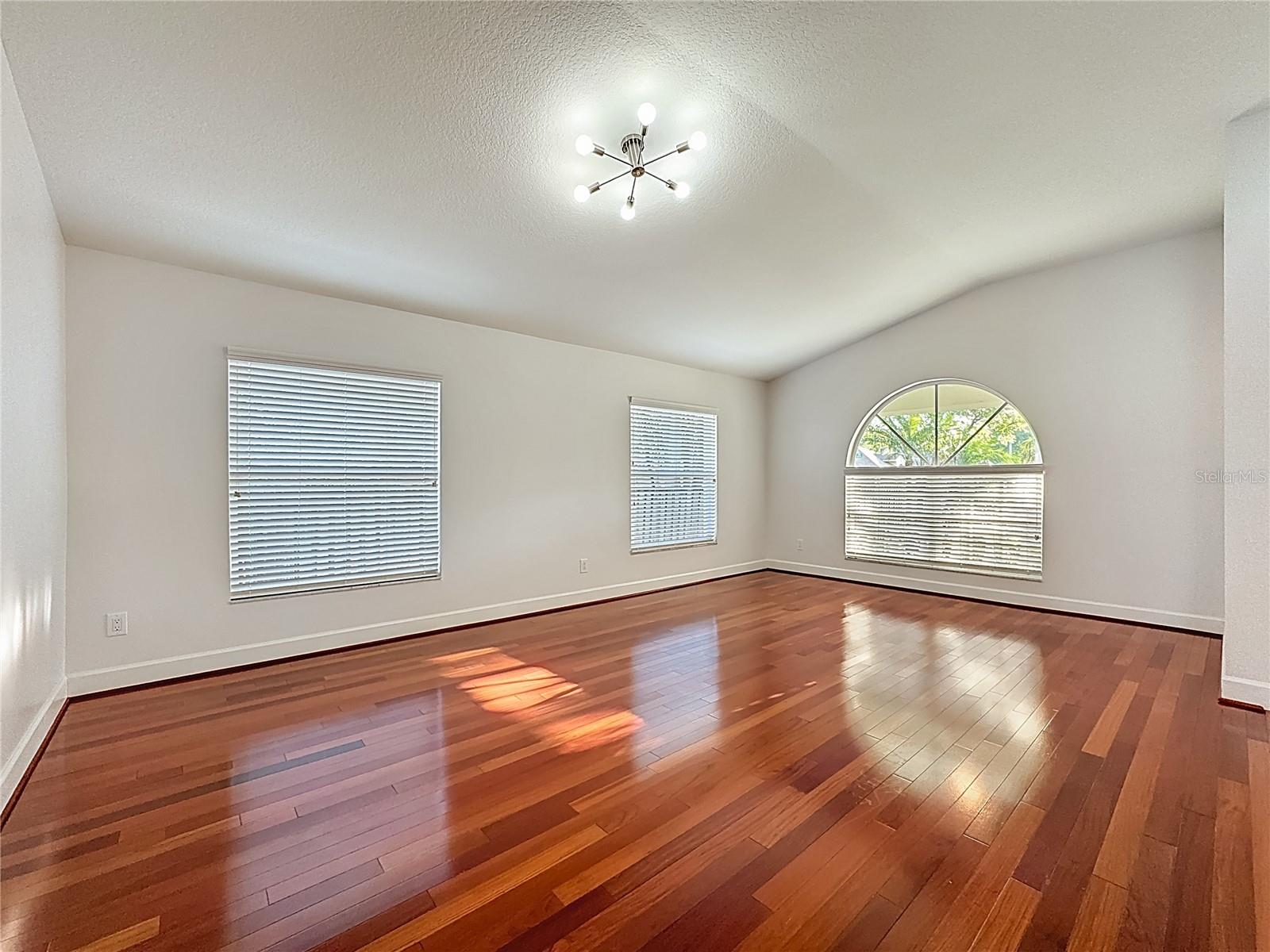 9830 WHITE BARN WAY, RIVERVIEW, FL, 33569