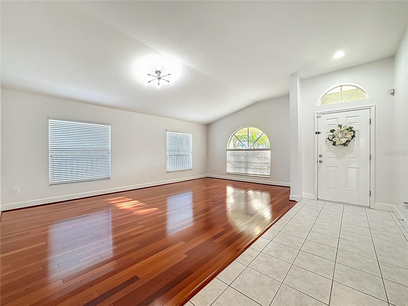 9830 WHITE BARN WAY, RIVERVIEW, FL, 33569