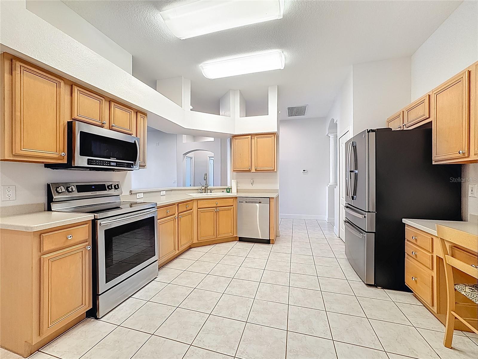 9830 WHITE BARN WAY, RIVERVIEW, FL, 33569