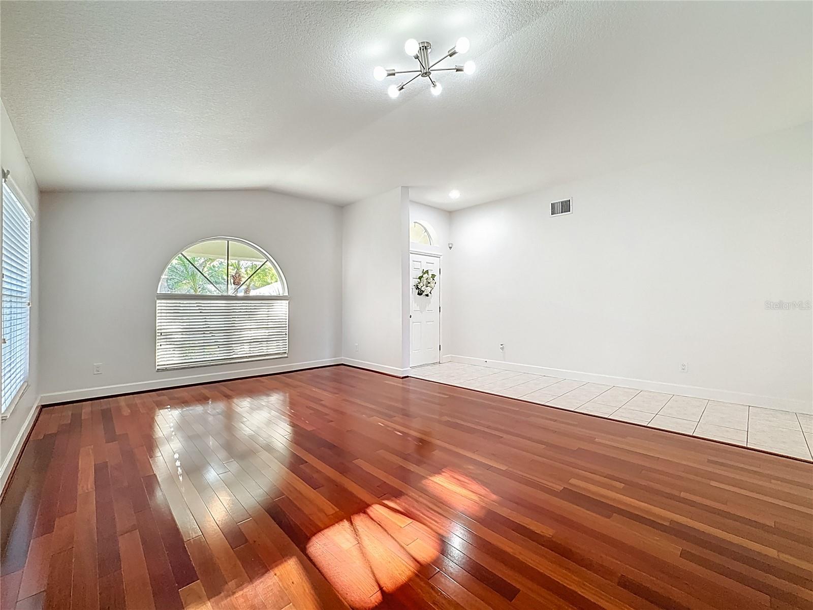 9830 WHITE BARN WAY, RIVERVIEW, FL, 33569