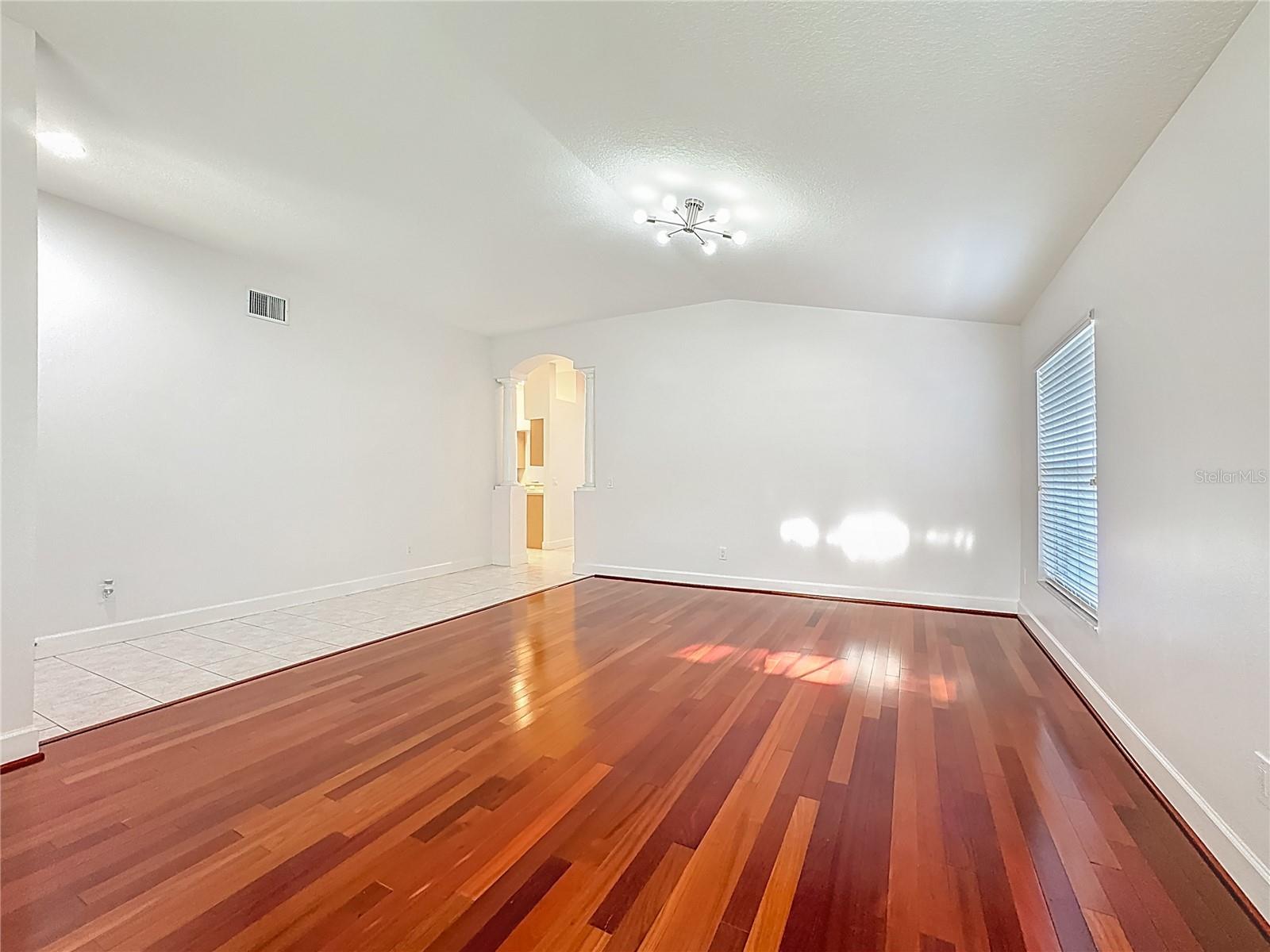 9830 WHITE BARN WAY, RIVERVIEW, FL, 33569