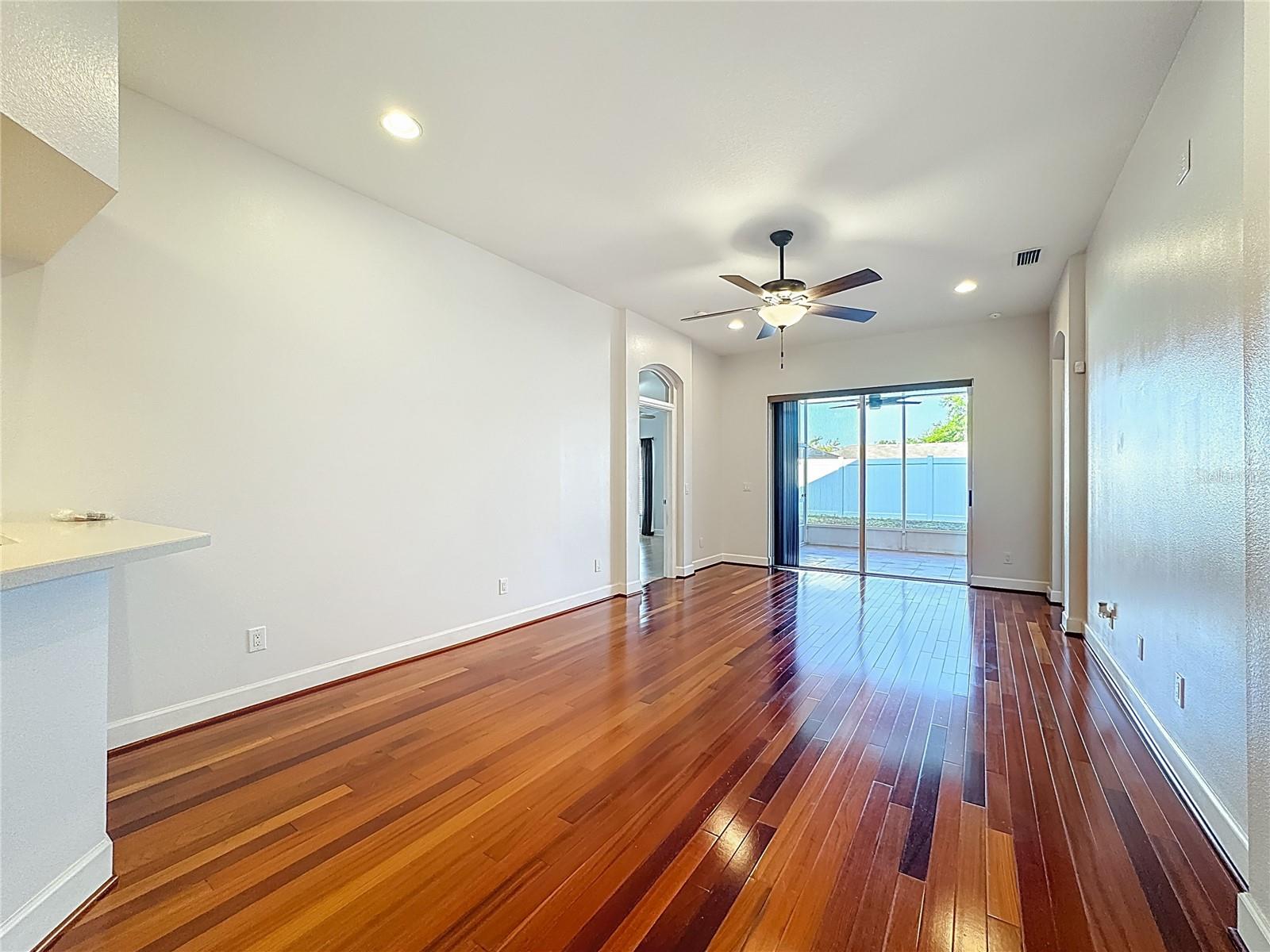 9830 WHITE BARN WAY, RIVERVIEW, FL, 33569
