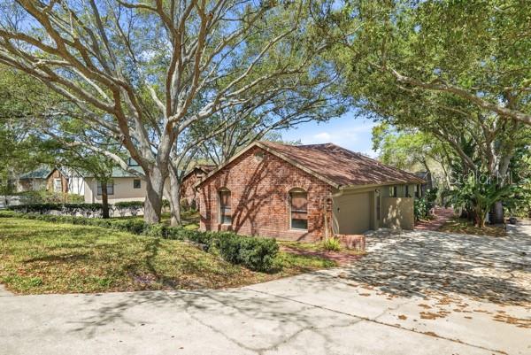 1212 WEYBRIDGE LN, DUNEDIN, FL, 34698